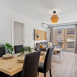 https://3-dormitorios-2-baos-y-balcn.1costadelsol.com